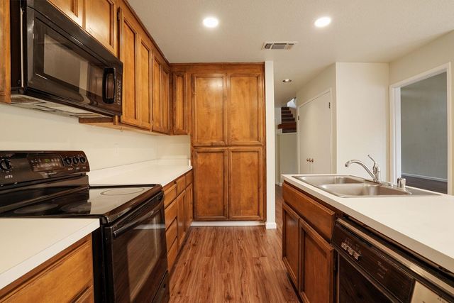 1443 W Swain Rd, Stockton, CA 95207
