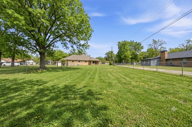 111 Havenwood Drive, Enchanted Oaks, TX 75156