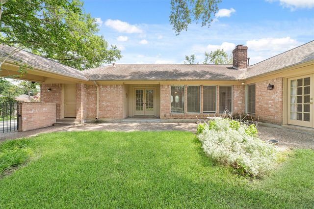 11838 Riverview Drive, Houston, TX 77077