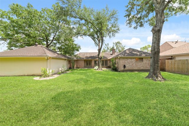 11838 Riverview Drive, Houston, TX 77077