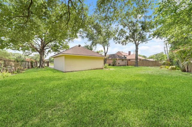 11838 Riverview Drive, Houston, TX 77077