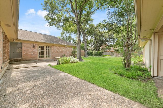 11838 Riverview Drive, Houston, TX 77077
