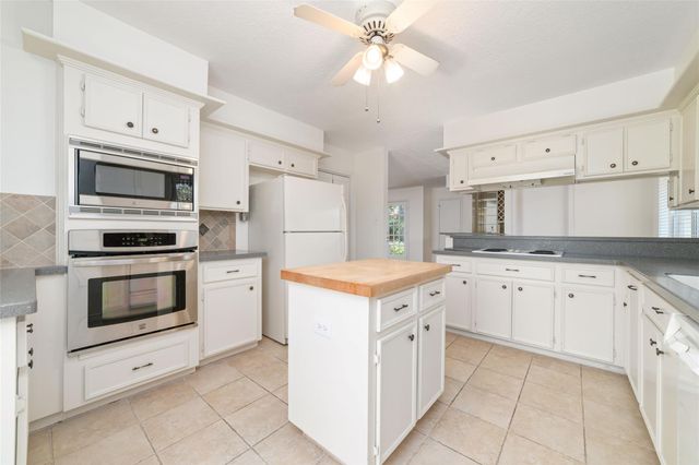 11838 Riverview Drive, Houston, TX 77077