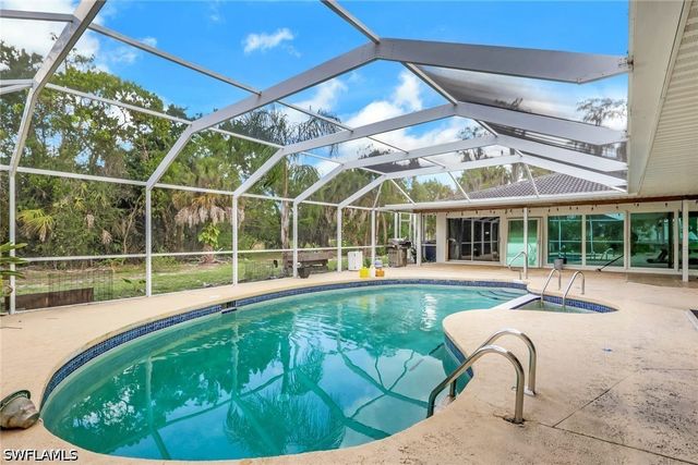 27126 Rue De Paix, Bonita Springs, FL 34135