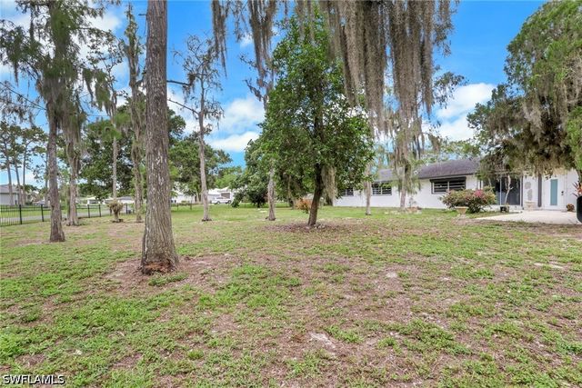 27126 Rue De Paix, Bonita Springs, FL 34135