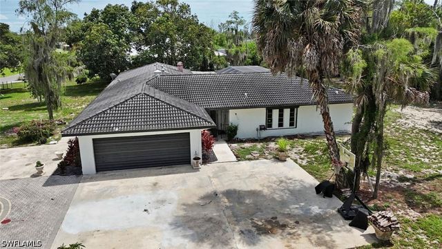 27126 Rue De Paix, Bonita Springs, FL 34135