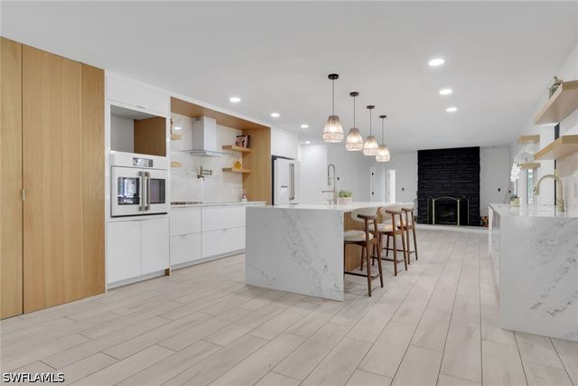 27126 Rue De Paix, Bonita Springs, FL 34135