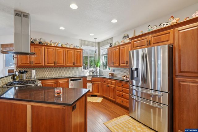 968 Eisenhower Dr NW, Salem, OR 97304