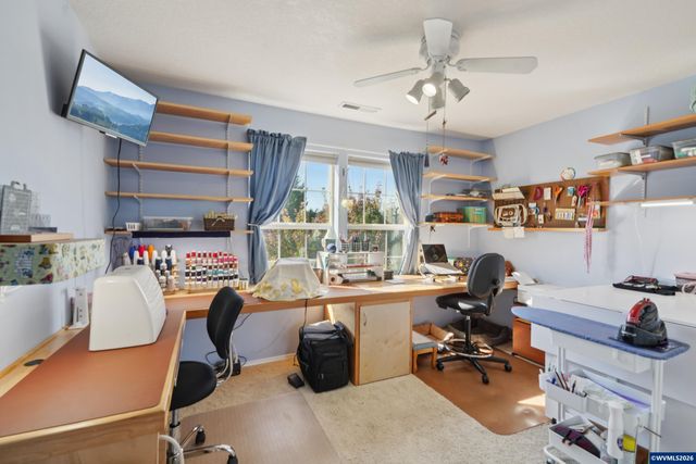 968 Eisenhower Dr NW, Salem, OR 97304