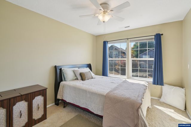 968 Eisenhower Dr NW, Salem, OR 97304