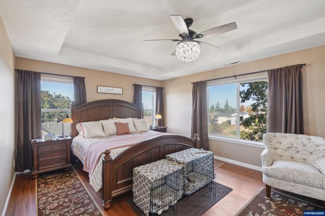 968 Eisenhower Dr NW, Salem, OR 97304