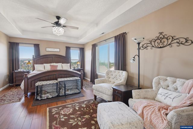 968 Eisenhower Dr NW, Salem, OR 97304