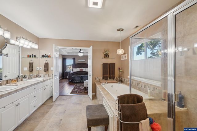 968 Eisenhower Dr NW, Salem, OR 97304