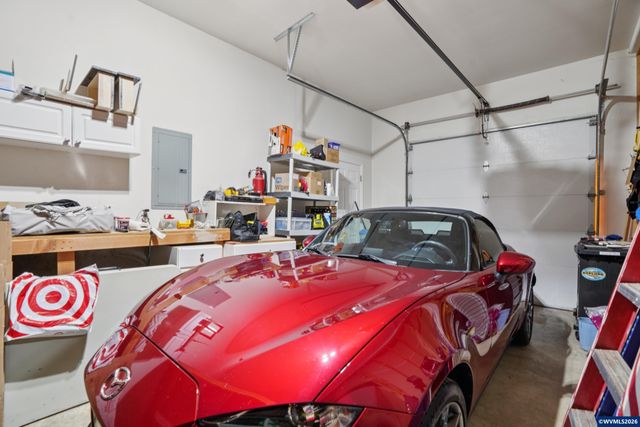 968 Eisenhower Dr NW, Salem, OR 97304