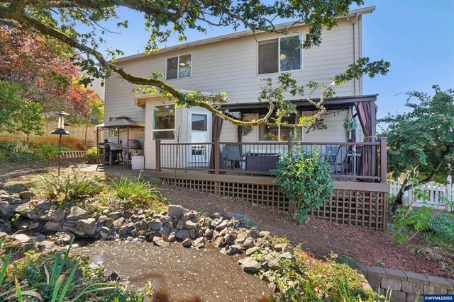 968 Eisenhower Dr NW, Salem, OR 97304