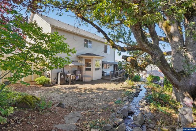 968 Eisenhower Dr NW, Salem, OR 97304