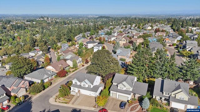 968 Eisenhower Dr NW, Salem, OR 97304