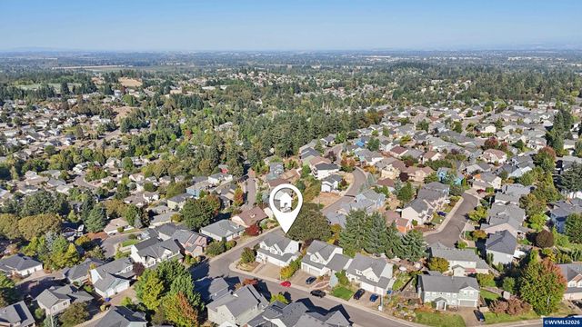 968 Eisenhower Dr NW, Salem, OR 97304