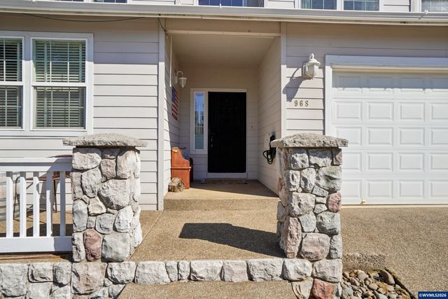 968 Eisenhower Dr NW, Salem, OR 97304