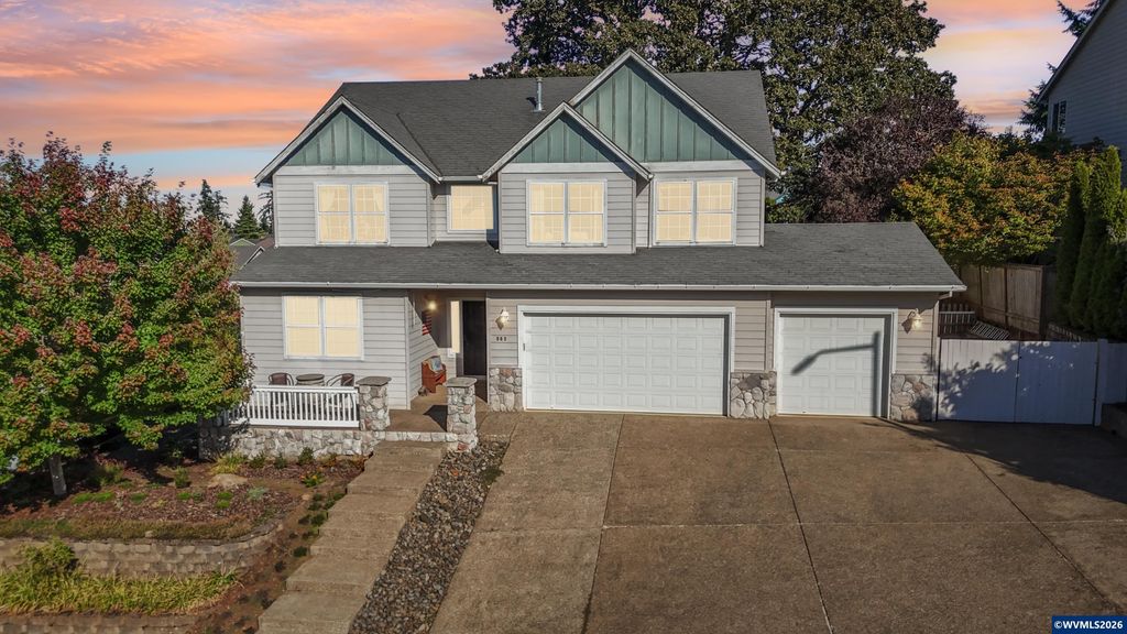 968 Eisenhower Dr NW, Salem, OR 97304