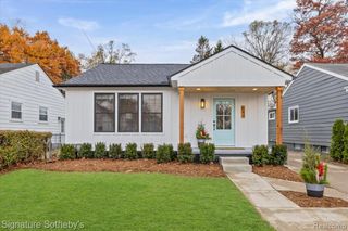 549 Edgewood Place, Fenton, MI 48220