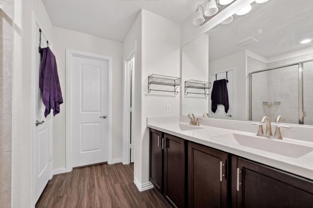 705 Pearl Way, Arlington, TX 76002
