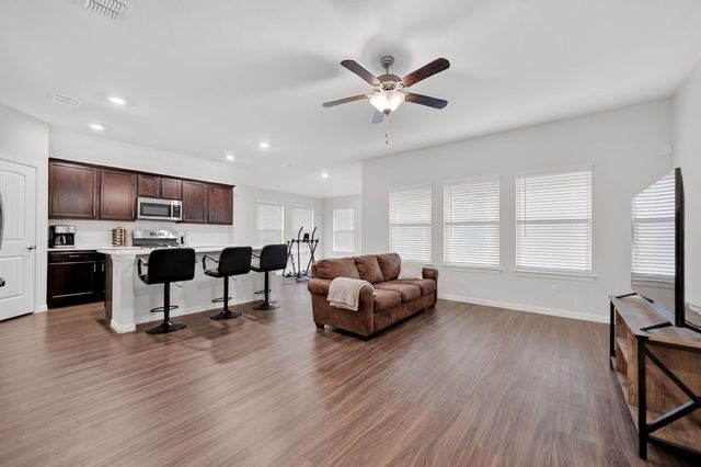 705 Pearl Way, Arlington, TX 76002