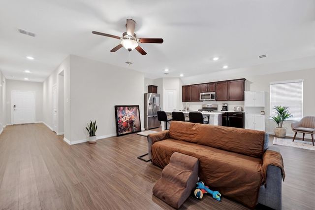 705 Pearl Way, Arlington, TX 76002