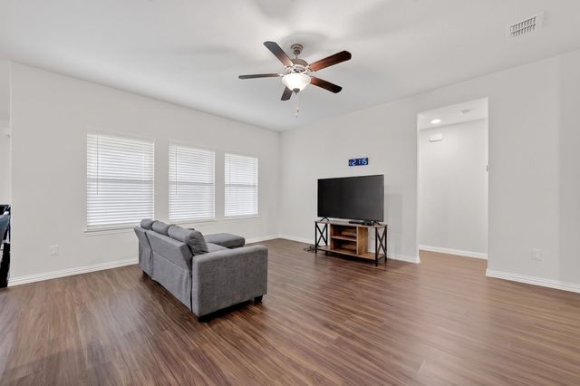 705 Pearl Way, Arlington, TX 76002