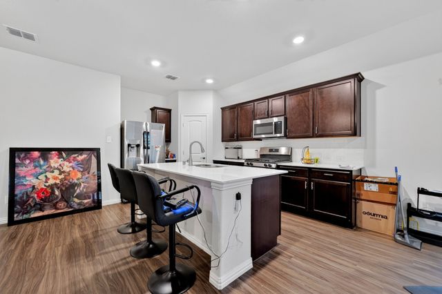 705 Pearl Way, Arlington, TX 76002