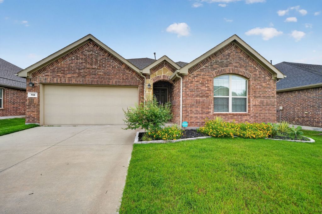 705 Pearl Way, Arlington, TX 76002