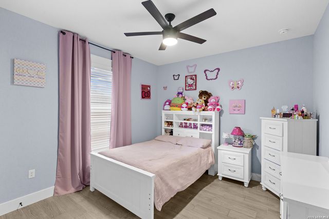 9991 Crow Ln, Adkins, TX 78101