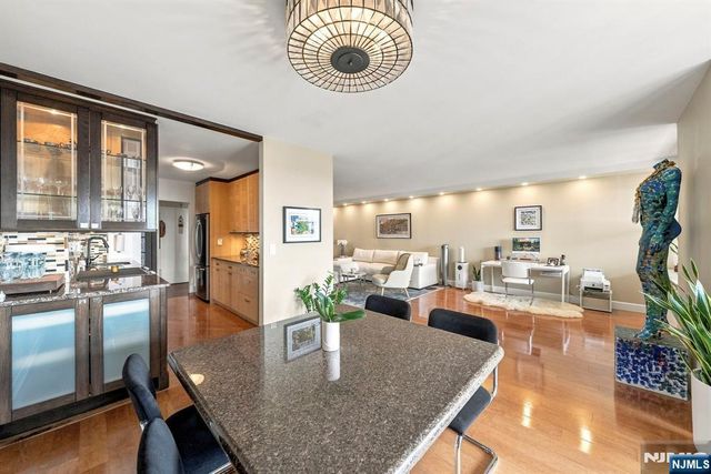 7855 Boulevard East 20F, North Bergen, NJ 07047