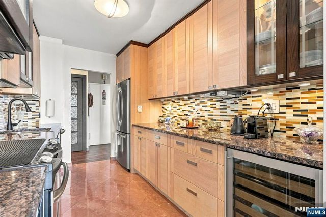 7855 Boulevard East 20F, North Bergen, NJ 07047