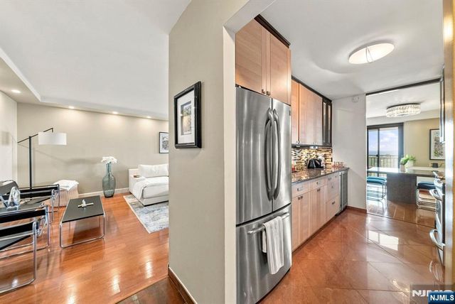 7855 Boulevard East 20F, North Bergen, NJ 07047