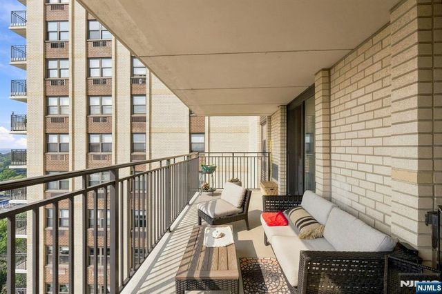 7855 Boulevard East 20F, North Bergen, NJ 07047