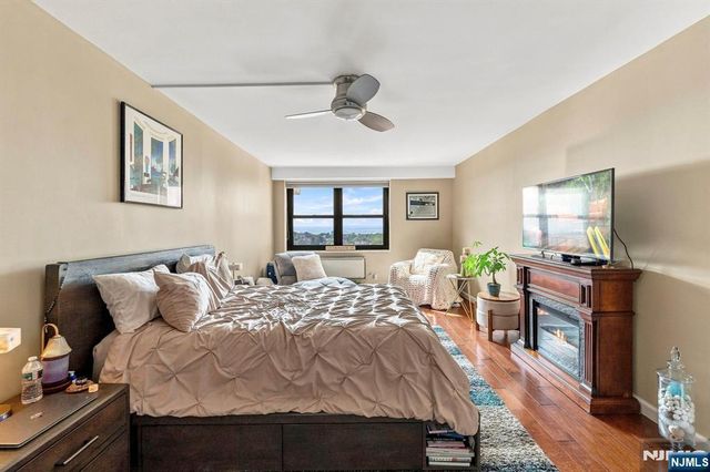 7855 Boulevard East 20F, North Bergen, NJ 07047