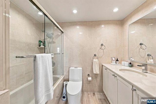 7855 Boulevard East 20F, North Bergen, NJ 07047