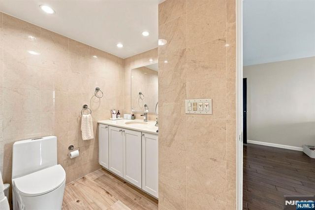 7855 Boulevard East 20F, North Bergen, NJ 07047