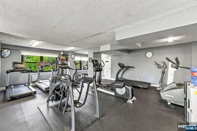 7855 Boulevard East 20F, North Bergen, NJ 07047