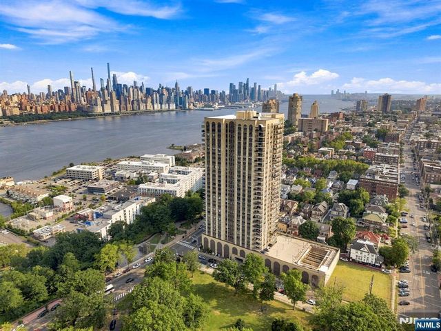 7855 Boulevard East 20F, North Bergen, NJ 07047