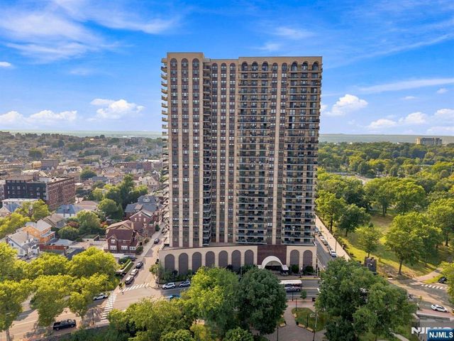 7855 Boulevard East 20F, North Bergen, NJ 07047