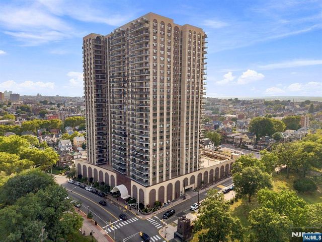 7855 Boulevard East 20F, North Bergen, NJ 07047