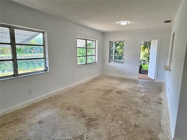 7008 NW 89th Ave, Tamarac, FL 33321