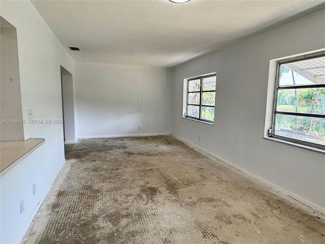 7008 NW 89th Ave, Tamarac, FL 33321