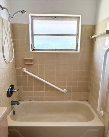 7008 NW 89th Ave, Tamarac, FL 33321