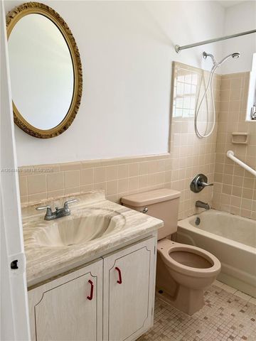 7008 NW 89th Ave, Tamarac, FL 33321