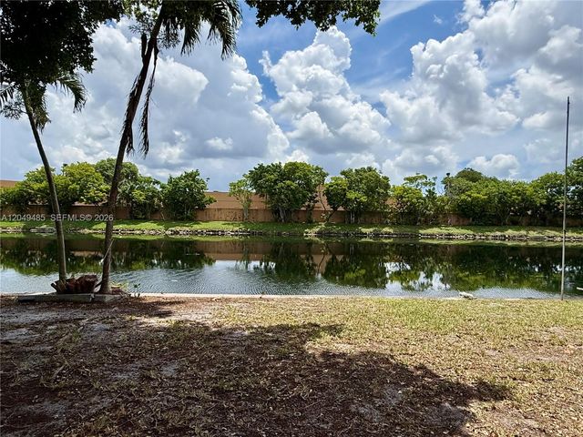 7008 NW 89th Ave, Tamarac, FL 33321