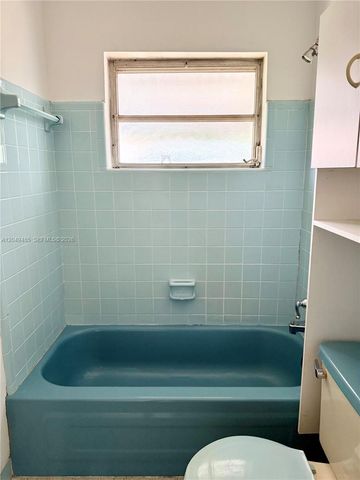7008 NW 89th Ave, Tamarac, FL 33321