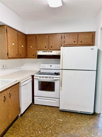 7008 NW 89th Ave, Tamarac, FL 33321